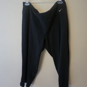 Black Nike Capri Pants